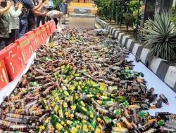 Memasuki Tahun Baru, Polresta Tangerang Memusnahkan 1.860 Botol Minuman Keras