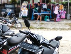Area parkir pasar kecamatan Kulisusu barat desa labulanda di jadikan lapak penjual pakaian