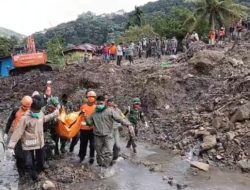 Tim SAR Gabungan  Berhasil Menemukan Satu Jenazah  Korban Bencana Tanah Longsor Pada Pencarian Hari ke 4