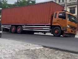 Diduga Nekat Salip Truk di Jembatan, Dua Pengendara Vario Tewas Seketika
