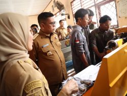 Gubernur Andra Soni Tinjau Ruang dan Alat Praktik Siswa SMKN 1 Anyer