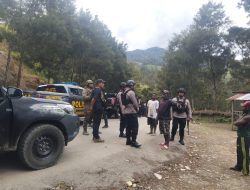 Di tengah bentang pegunungan Papua yang sunyi namun menyimpan dinamika keamanan yang tak sederhana, kehadiran polisi tak sekadar menjaga wilayah, tetapi juga merawat kepercayaan